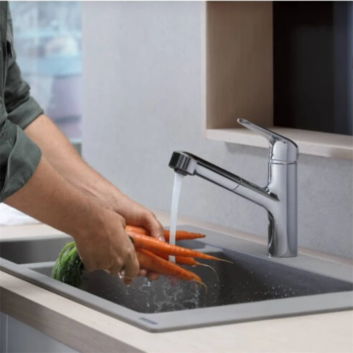 Hansgrohe Focus M42 Egykaros konyhai csaptelep kihúzható kifolyóval 71814000