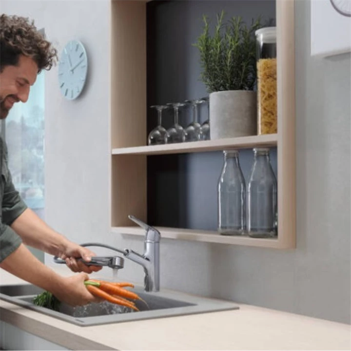 Hansgrohe Focus M42 Egykaros konyhai csaptelep kihúzható kifolyóval 71814000