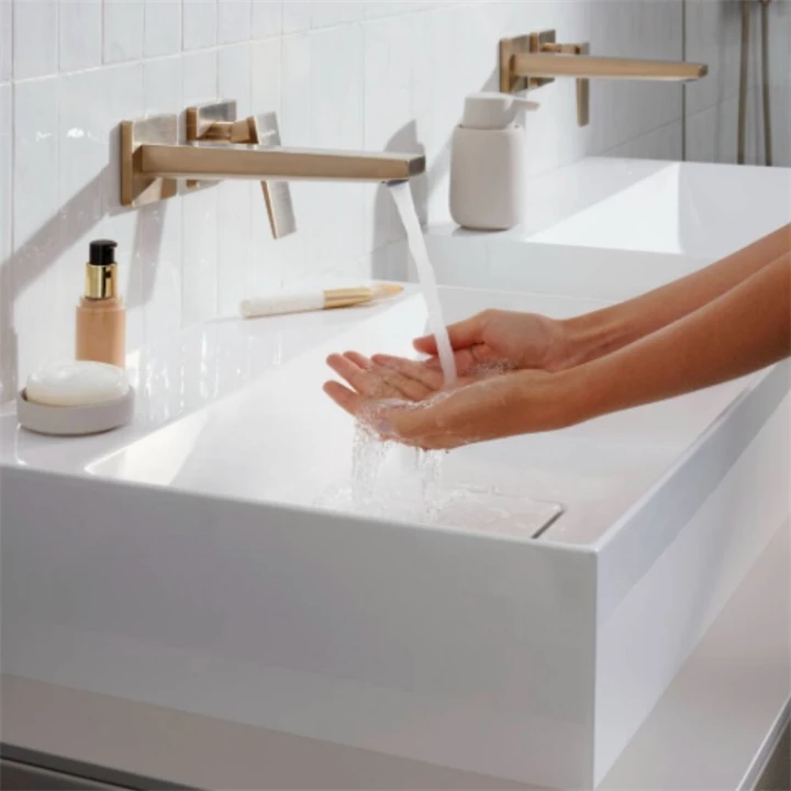 Hansgrohe Metropol egykaros falsík alatti mosdócsaptelep 225mm-es kifolyóval, szálcsiszolt bronz 32526140 Hansgrohe Metropol egykaros falsík alatti mosdócsaptelep 225mm-es kifolyóval, szálcsiszolt bronz 32526140