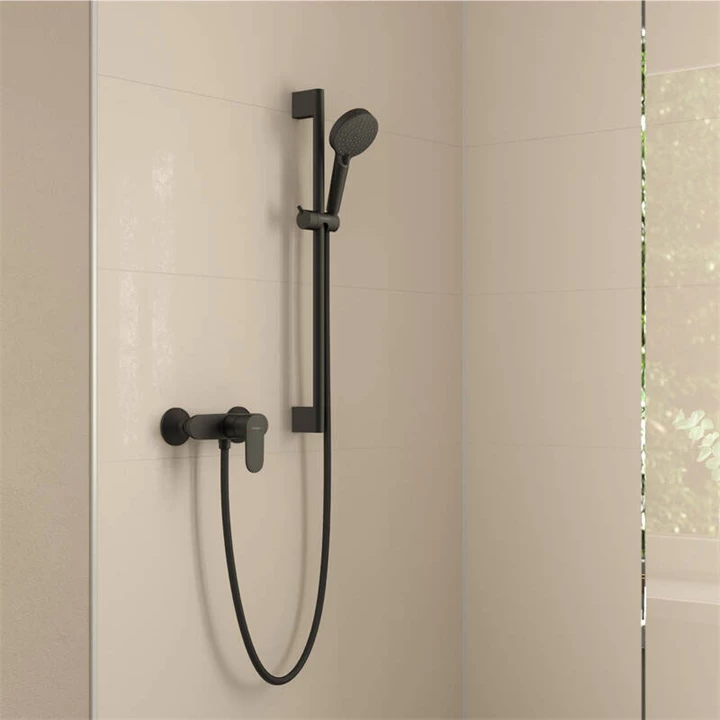 Hansgrohe Vernis Blend egykaros zuhanycsaptelep falsíkon kívüli szereléshez, matt fekete 71640670 Hansgrohe Vernis Blend egykaros zuhanycsaptelep falsíkon kívüli szereléshez, matt fekete 71640670