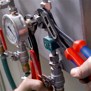 Knipex Alligator vízszivattyú fogó 88 01 250