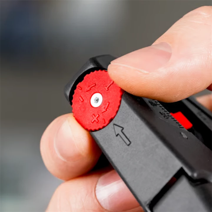 Knipex EvoStrip önbeállító huzalcsupaszító fogó 12 40 200 Knipex EvoStrip önbeállító huzalcsupaszító fogó 12 40 200