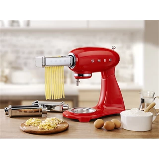 Smeg Retro konyhai robotgép, piros test és talp SMF03RDEU