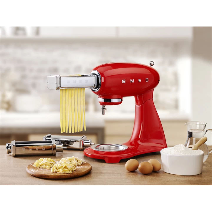 Smeg Retro konyhai robotgép, piros test és talp SMF03RDEU