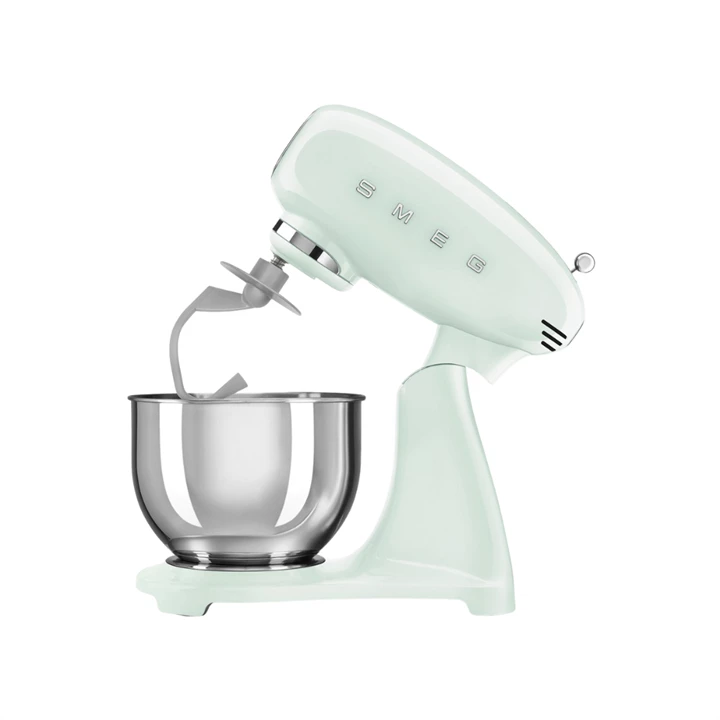 Smeg retro konyhai robotgép, világoszöld test és talp SMF03PGEU
