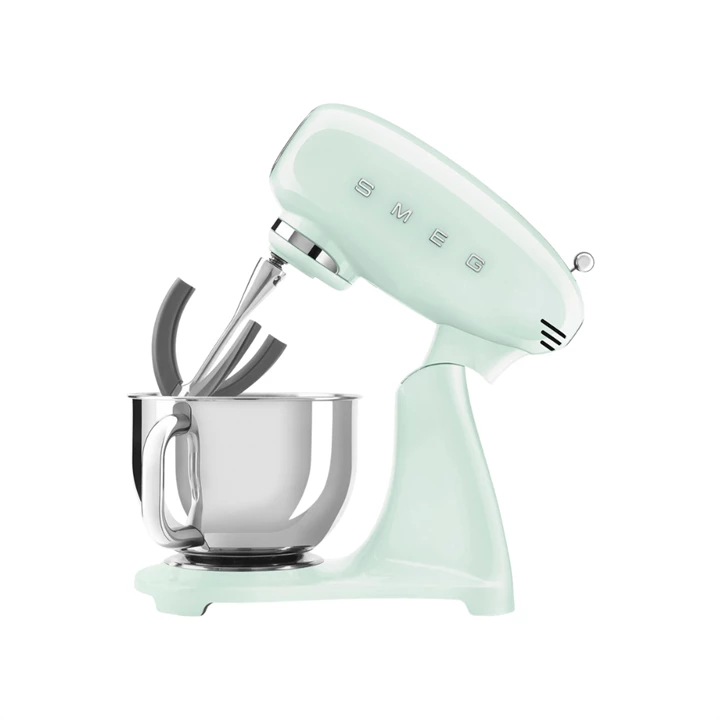 Smeg retro konyhai robotgép, világoszöld test és talp SMF03PGEU